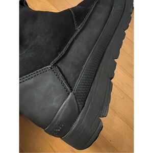 Manitobah MESA Black Suede Leather Sheep Lined Boots